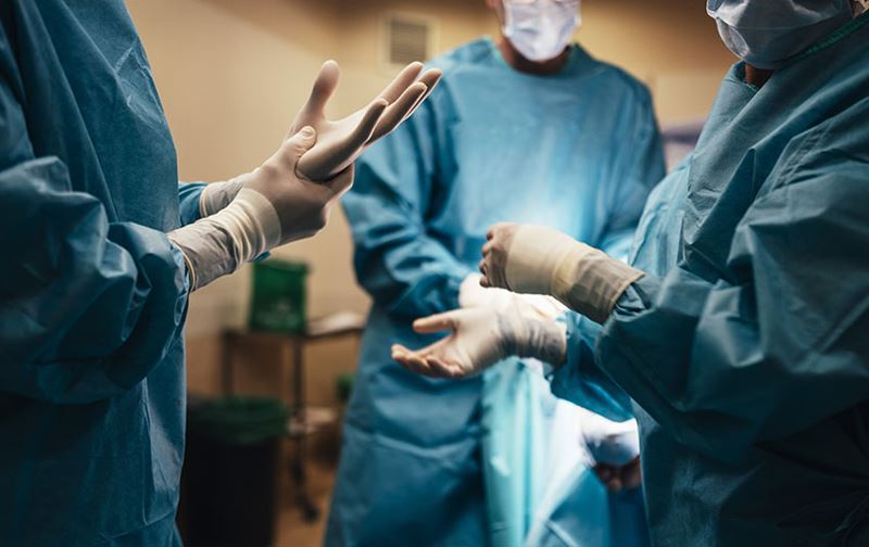 Los trabajadores de la salud se están adaptando a la nueva normalidad después de la pandemia de COVID-19